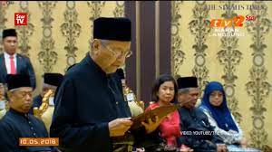 Mahathir mohamad has been sworn in as malaysia's seventh prime minister in a ceremony before the southeast asian country's king after leading opposition parties to a historic election victory. Mahathir Sworn In As Malaysia S 7th Prime Minister Se Asia News Top Stories The Straits Times