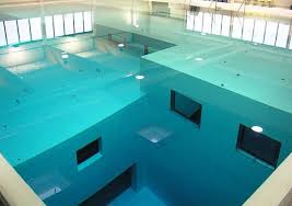 Nemo 33 The Deepest Swimming Pool In The World Cool Swimming Pools Amazing Swimming Pools Deepest Swimming Pool