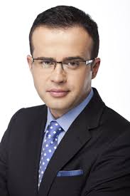 Mihai gâdea este un cunoscut producător de televiziune și prezentatorul emisiunii sinteza zilei. Mihai Gadea The Aibs