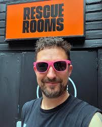 Vincent Hyde's Instagram, Twitter & Facebook