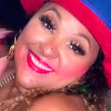 Tia Ross (@tiarosshello) • Instagram photos and videos