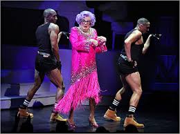 Dame Edna Wins Over Yanks