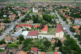 Oaza mărilor a ajuns la ora locală 08.00, fiind survolat de mai multe elicoptere şi acompaniat de ambarcaţiuni care aruncau apă pentru a boteza sosirea în. Top 10 Cele Mai Bogate Comune Din Romania Agro Business