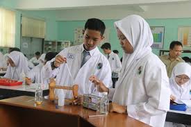 Naufal pada soal latihan ukk ipa kelas 8. Uprak Tak Perlu Ngoprak Oprak