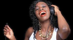 Sweetio by Raquel feat. Sarkodie. Song:Sweetio Artiste:Raquel feat.  SarkodieAlbum: INTRO Raquel, Raquel hahaha Alright, obidiponbidi DJ lets  go, Raquel, Raquel Where my lady at It's another one You know say money no