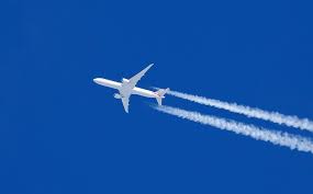 失事飛機殘骸 / 失事飞机残骸 ― shīshì fēijī cánhái ― airplane wreckage. èˆªç©ºæ¥­æ–°ç™¼ç¾åªè¦å¾®èª¿é£›è¡Œé«˜åº¦å°±èƒ½å¤§å¹…æ¸›å°'é£›æ©Ÿé›² é™ä½Žæš–åŒ–æ•ˆæ‡‰ ç'°å¢ƒè³‡è¨Šä¸­å¿ƒ