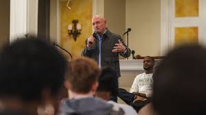 Speaking out against the Pentagon raised Mark Kelly’s profile. It also came with a cost