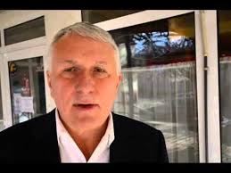 Nyomkövetőt kapott bige lászló házi őrizetben van bige lászló bige lászló letartóztatását nem rendelte el a milliárdos bige lászló letartóztatását, de nem is oldotta fel az ellene elrendelt. Bige Laszlo Sok Eszkoz Van A Kezemben Es Ha Nagyon Kell Akkor Hasznalni Fogom Meszaros Lesz Az Elso Aldozat Varosi Kurir