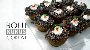 Bahan bahan resep bolu gulung kukus pandan sederhana. Cara Membuat Bolu Kukus Cokelat Youtube