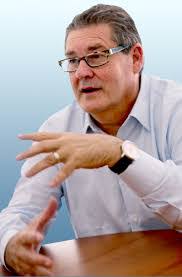 Daniel Hendrix's Instagram, Twitter & Facebook