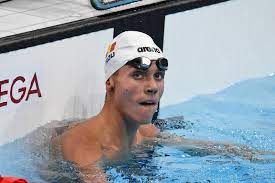 Sportivul român david popovici (16 ani), calificat la jocurile olimpice de la tokyo,a mai reușit azi, vineri, 9 iulie 2021, un rezultat notabil la la campionatele europene de înot pentru juniori de la roma, cu un nou record mondial de juniori (1:45.26) în semifinalele la 200 m. Msgxrco6vg4x2m