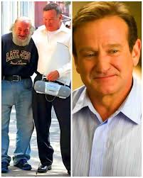 Did you know that Robin Williams for every movie he filmed 😎 🍿 asked the  production company to hire at least 10 SDF people to have jobs, during his  entire career, he