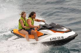 Kombination aus motorsport und wassersport. Jetski Fahren Schenke Erlebnisse Von Jochen Schweizer