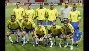 Últimas noticias de selección brasil. Martens Pils F C On Twitter En Una Foto El Equipo Mas Temido De La Historia En La Otra La Seleccion De Brasil En 2002