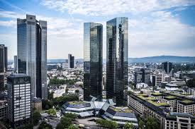 Frankfurt Deutsche Bank Sparkasse Skyline In 2020 Skyline Reisen Sparkasse