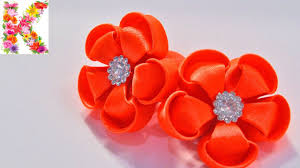 как сделать резинку для волос своими руками из ткани Cvety Iz Tkani Rezinka Dlya Volos Svoimi Rukami Flores De Fita Artesanato Com Fita Flores De Fita De Cetim