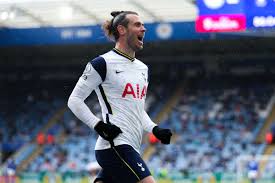 Gareth bale consoles ampadu with an arm around the shoulder following his dismissal just 10 minutes into the second half. Gareth Bale On His Future I Know What I Am Doing But It Will Just Cause Chaos If I Say Anything Managing Madrid