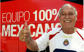 He played for guadalajara with 122 goals and 7 championships. Fallecio Chava Reyes La Leyenda De Chivas Mediotiempo