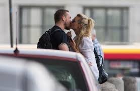 More images for wojciechowska i kossakowski » Wojciechowska I Kossakowski Razem W Zyciu I W Pracy Wygryza Majdanow Wideo Super Express Wiadomosci Polityka Sport