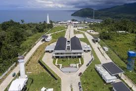 Perbatasan daratan indonesia dengan malaysia membentang sepanjang 2.019 kilo meter dari tanjung batu, kalimantan barat laut melewati dataran. 3 Negara Yang Berbatasan Langsung Dengan Daratan Indonesia Halaman All Kompas Com