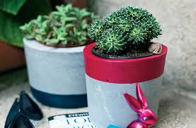 İçine şekil alması yani toprak koymak için saksı boşluğu oluşturun. Cicekleriniz Icin Beton Saksilar Yapin Iste Beton Saksi Tarifi Evim