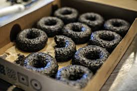 Makanan ini cocok menemani anda di akhir pekan atau memuaskan hati saat ingin merasakan petualangan memasak. Mewarnai Gambar Kue Donat