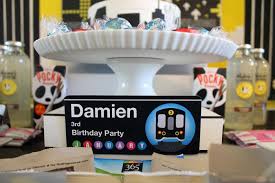 Whether your party includes a little 20s jazz music or you're throwing a 60s themed party complete with sinatra, you'll find new york themed party supplies and decorations for every budget. Kara S Party Ideas New York Subway Planning Ideas Party Supplies Cake Decorations Idea