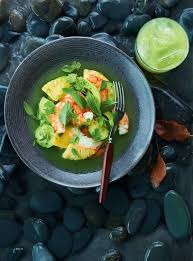 Salade De Crevettes A L Ananas Ricardo Recipe Spring Salad Food Ricardo Recipe