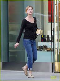 I do not own revenge, or any of the characters (aside from my own creations) love hurts. Emily Vancamp Revenge Script Review Photo 2771832 Emily Vancamp Joshua Bowman Pictures Just Jared