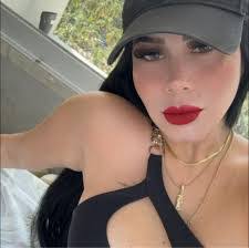 Mariana Abraham's Instagram, Twitter & Facebook