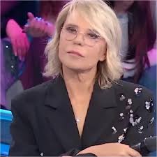 A partire da settembre non ci saranno più dirette che termineranno ad orari  impensabili, come accaduto fino a qualche mese fa». Questa la decisione  annunciata da Pier Silvio Berlusconi durante la presentazione