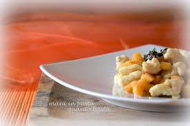 Le nespole sono un frutto primaverile polposo e succoso, dolce ma con una nota lievemente acidula.sono ricche di vitamina a, diuretiche e con proprietà digestive che le rendono versatili in cucina, ottime sia in piatti dolci sia salati e adatte per. Mani In Pasta Quanto Basta Petto Di Pollo Con Le Nespole