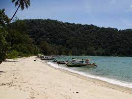 Taman negara ini juga terletak berdekatan dengan pantai kerachut yang ia menjadi tumpuan para pemancing. Tempat Menarik Di Penang Panduan 2020 Percutian Bajet