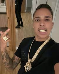 Vive felizmente, feliz de mente, feliz y demente.