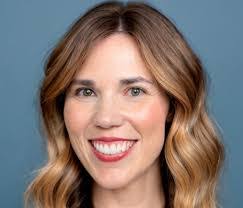 Tori Campbell's Instagram, Twitter & Facebook