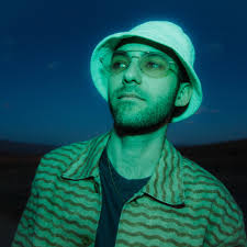 Dan Shake's Instagram, Twitter & Facebook