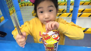 Boram makan brokoli ...