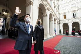 A che tempo che fa il ministro della salute roberto speranza per un aggiornamento sul coronavirus, insieme al virologo roberto burioni. Social Non Solo Draghi Meta Governo Non Li Usa Tgcom24