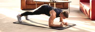 Wir zeigen euch daher übungen, für die ihr ausschließlich euer eigenes körpergewicht, ein paar möbel und etwas einfallsreichtum braucht. Trainingsplan Ohne Fitnessstudio Maxinutrition Blog Maxinutrition