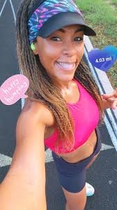 Happy Global Running Day Beautiful Peoples 😍 I got in some track work with  my WT/Coach Shawanna White 💪🏃‍♀️ crushed my goal targets too 👊💥 Hope  you all have a beautiful day