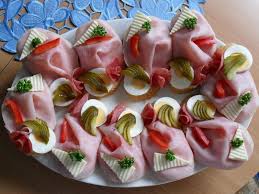 Jsme veganské rychlé občerstvení v libni. Oblozene Chlebicky We Make These Every New Year S Eve Yummy You Choose What You Put On Them Czech Recipes Food Perfect Food