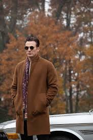 It follows a master detective investigating the death of the patriarch of. How The Knives Out Costume Designer Chose Chris Evans Perfect Sweater Chris Evans Chris Evans Captain America Evan
