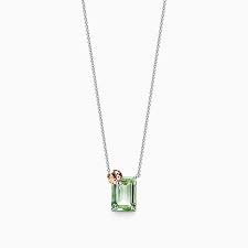 Elsa Peretti Bottle Jug Pendant In Green Jade On An 18k Gold Chain Tiffany Co Green Quartz Tiffany Jewelry Tiffany Key Ring