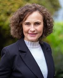 Laura Kral's Instagram, Twitter & Facebook