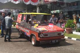 Kijang pick up modifikasi dijual, modifikasi kijang pick up sabet 6 penghargaan, kijang kotak modif offroad, modif kijang super, modifikasi kijang pick up offroad, modifikasi mobil kijang pick up offroad, modifikasi kijang super pick up ceper, kijang kotak pick up modifikasi. Toyota Kijang Buaya 1981 Dan Kijang Doyok 1982 Ini Akan Turing 3 000 Km Gridoto Com