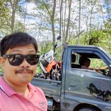 PULIS NGA MITAMBONG SA SELEBRASYON SA BUNYAG, NAGPABUTO OG ARMAS; PASLAK SA  PRISOHAN Paslak sa prisohan ang usa ka pulis human kini nga nagpabuto og  armas atol sa selebrasyon sa bunyag sa