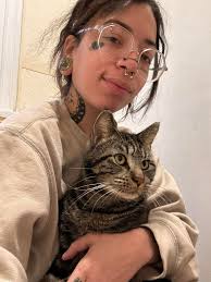 Good morning! Has anyone else had scorpions in their home!? Unfortunately  wasn't able to save him 😕 but we put all our pests outside without harming 