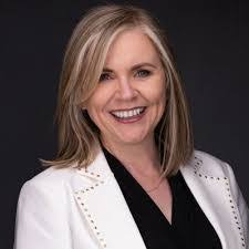 Mary Cahill's Instagram, Twitter & Facebook