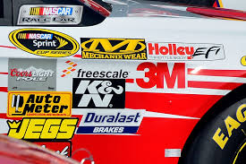 レーシングカーのボディはステッカーだらけ！ ロゴがカッコいいから貼っているのではなかった | 自動車情報・ニュース WEB CARTOP