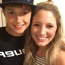 Tori Robb's Instagram, Twitter & Facebook